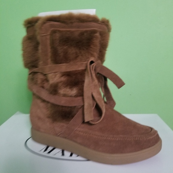 Boot - Picture 3 of 4